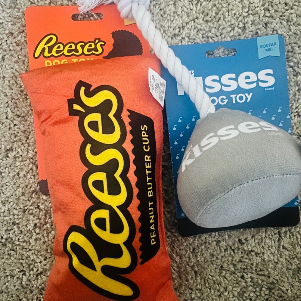 2 Dog Toys Hershey Crinkle Squeaky Puppy Toy Reese’s Candy theme kisses kiss